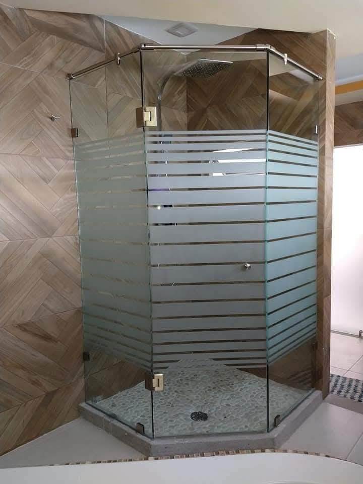 Kaca Tempered untuk Kamar Mandi: Aman dan Stylish!